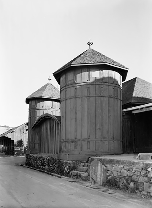EXTERIOR,_GENERAL_VIEW,_NORTHWEST_CORNER_-_Fountain_Grove_Winery,_Vat_Buildings,_Santa_Rosa,_Sonoma_County,_CA_HABS_CAL,49-SANRO,2-D-1.tif.jpg