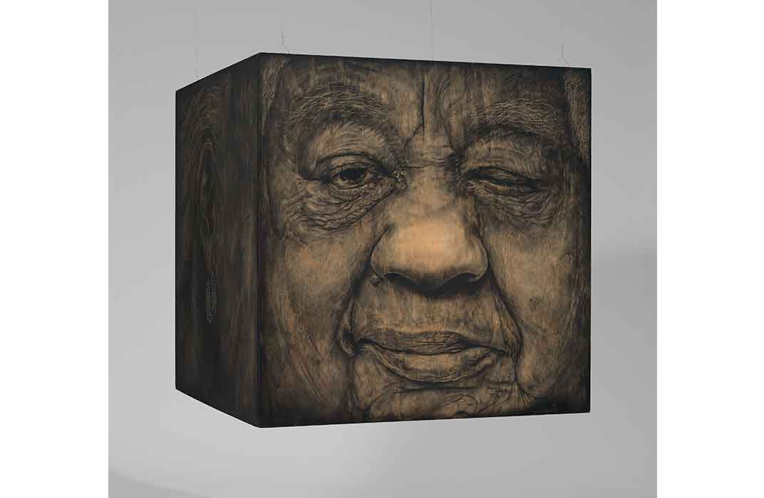Caja De Memoria Viva II, Adrian Roman