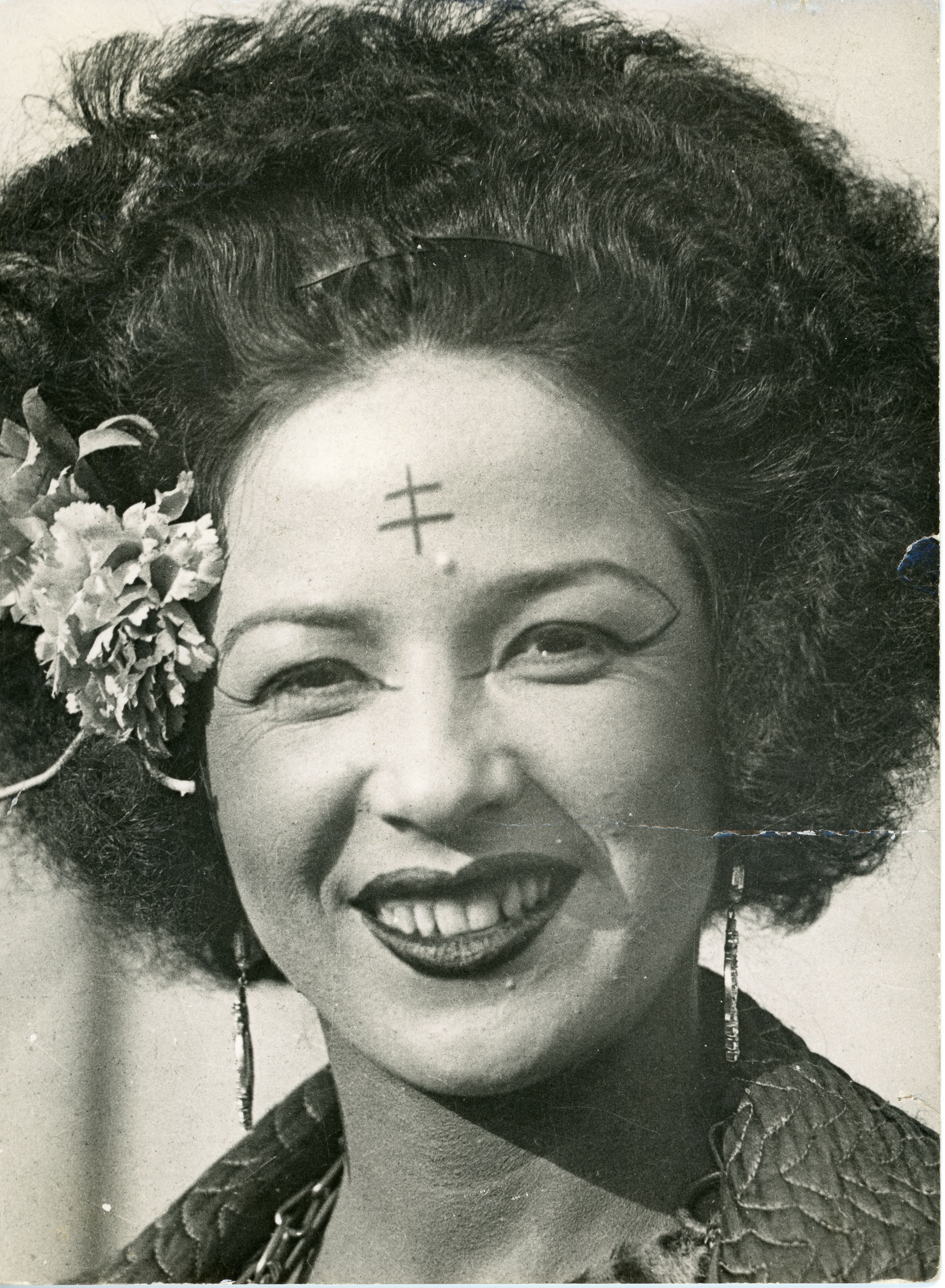5. Photograph of Koringa, 1940s by permission of University of Sheffield Library, National Fairground and Circus Archive.jpg