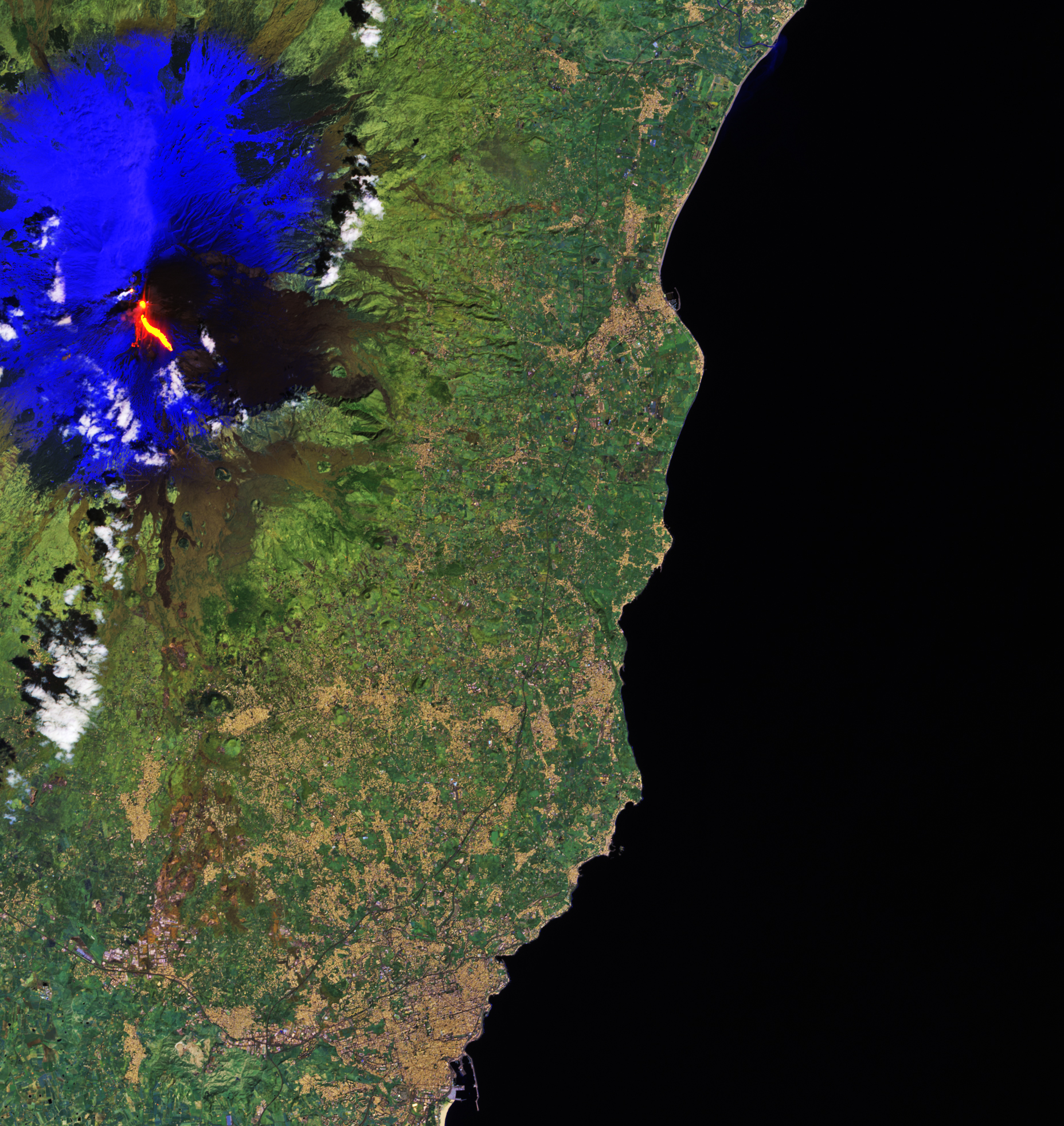 Etna_erupts.jpg