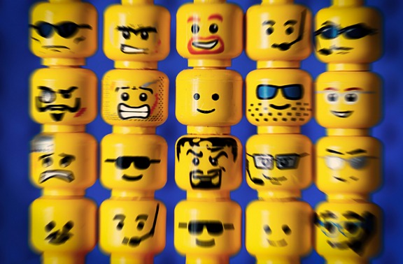 Lego-faces-576.jpg