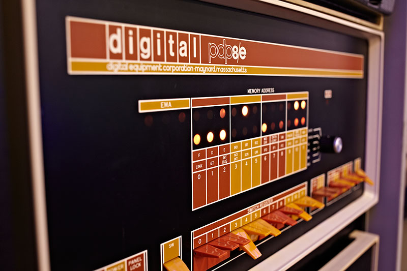 DEC-PDP-8e.jpg