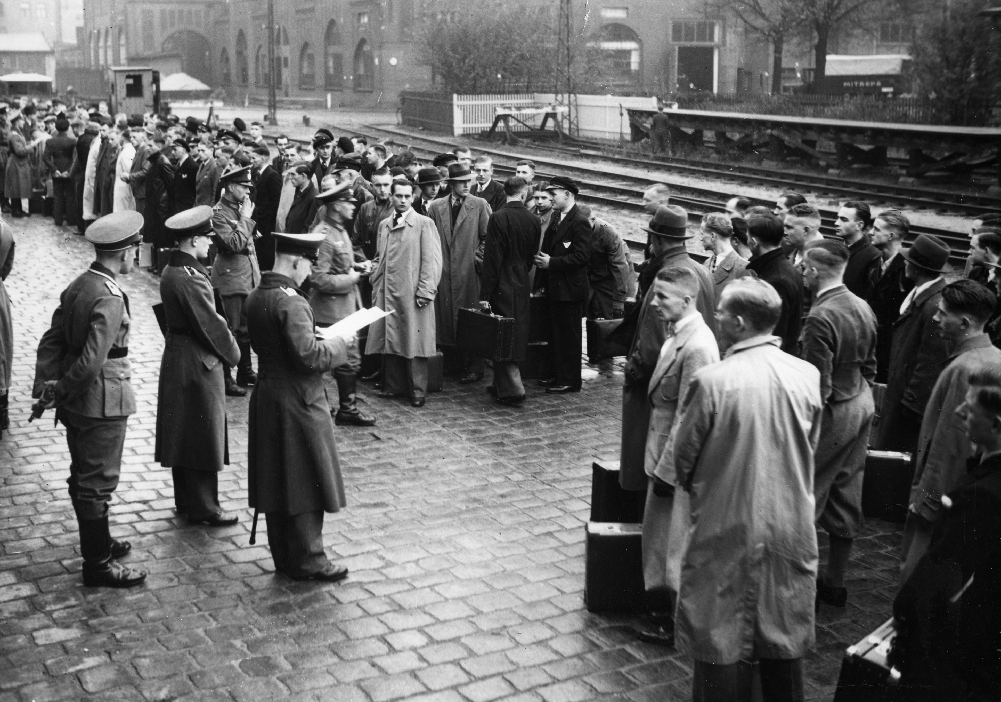 2. Military recruits, 1936.jpg